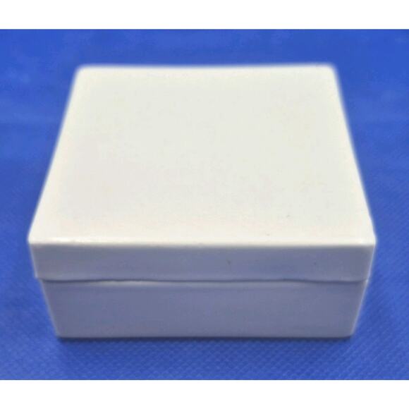 Small Vintage White Porcelain Trinket Box 3x3" Signed - Picture 1 of 9